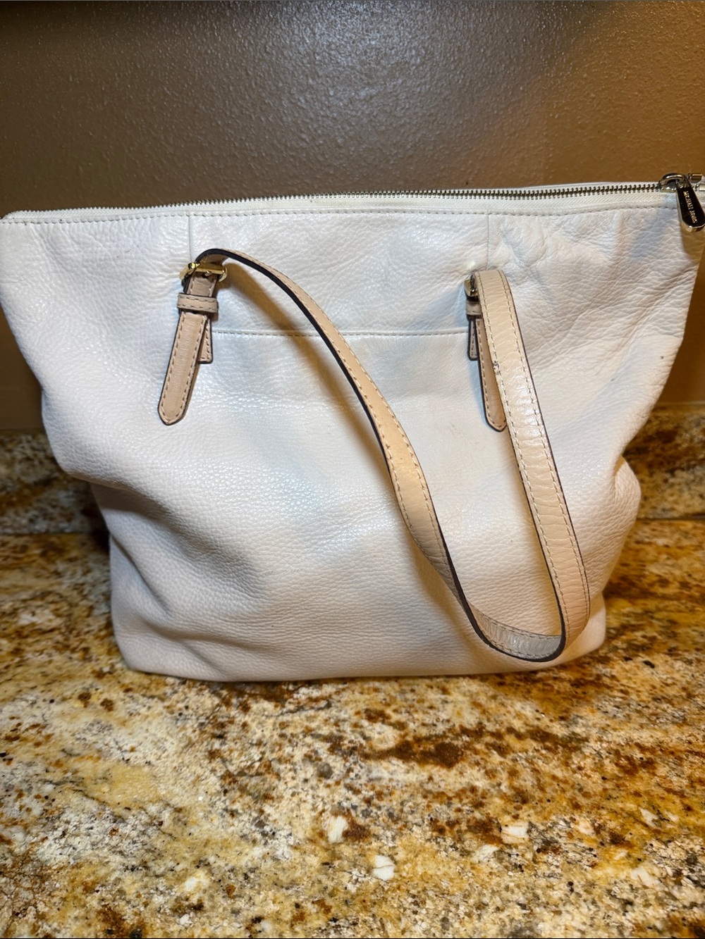 Michael Kors Cream Leather Shoulder Tote with Gold Logo - Picture 3 of 7